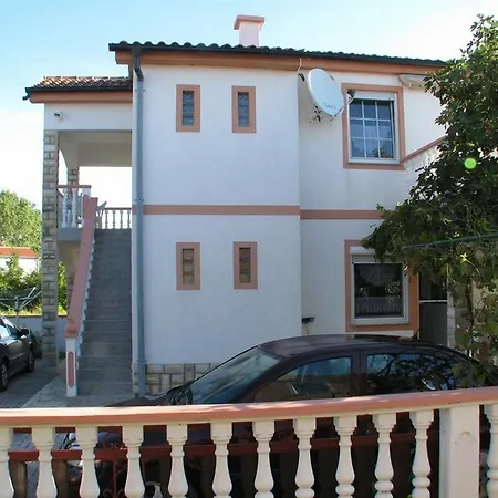 Apartment Galic Nin